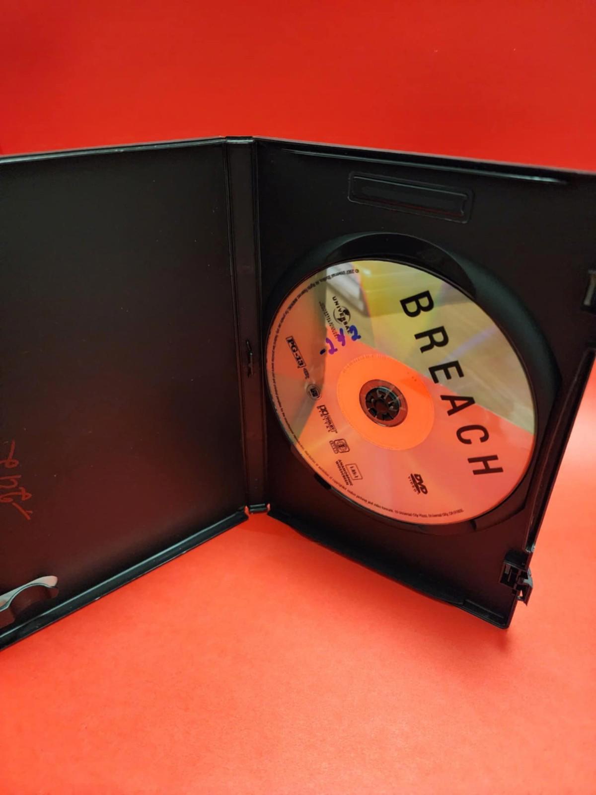 Breach - DVD - Bilingue! disc is like new! !