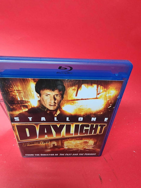 Daylight (Blu-ray, 1996)   *BILINGUE LIKE NEW*