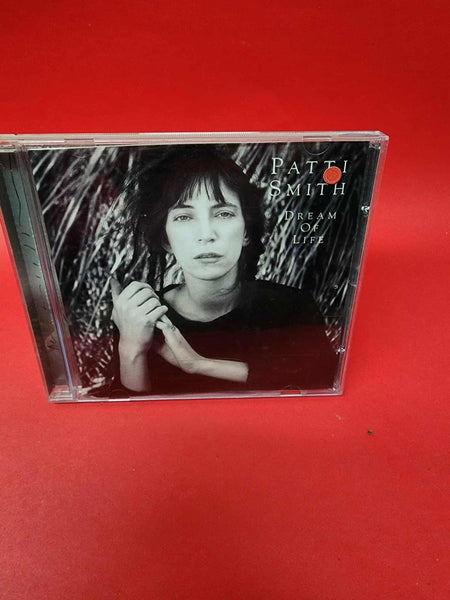 Patti Smith - Dream of Life -  CD  - 1996 - USA  *like new*