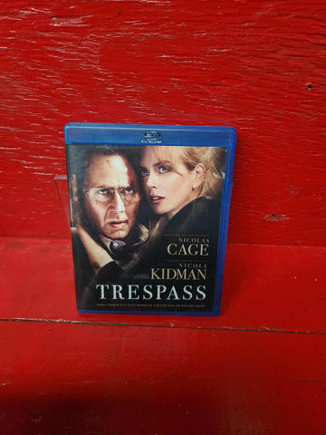Trespass / OTAGES Bluray,  *BILINGUE DISC LIKE NEW*