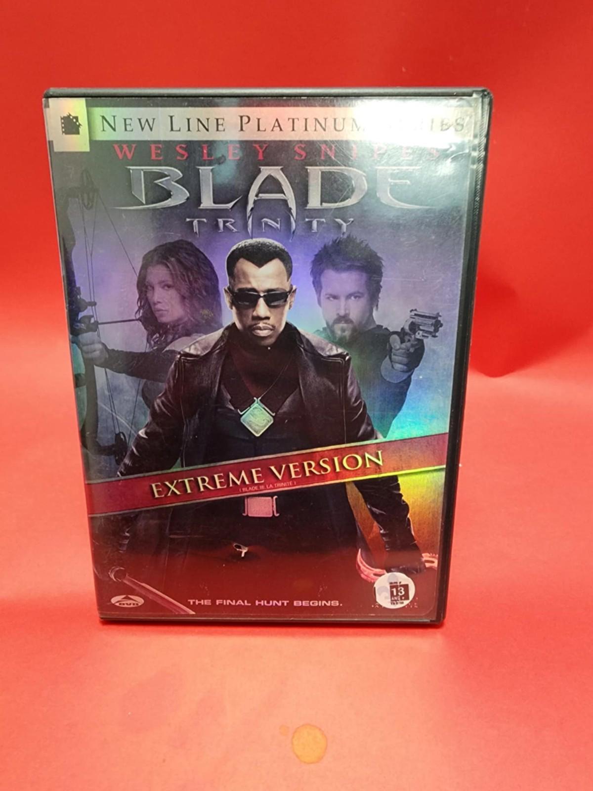 Blade : TRINITY 2-Disc Extreme Version) Holographic Cover   + comic book