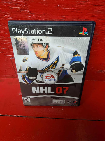 NHL 07 (Sony PlayStation 2, 2006) CIB DISC LIKE NEW!